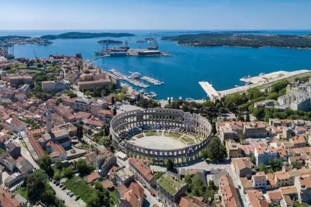 Novi Apartman Nps Pula 0*,  Croatia